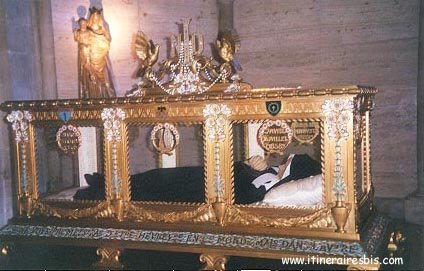 La châsse de Sainte Bernadette dans la chapelle Saint Gildard à Nevers
