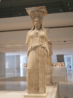 Musée de l'Acropole d'Athènes une caryatide, 420 avant JC