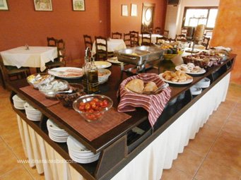 Hôtel Idi à Zaros le buffet du petit déjeuner