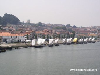 Les barques qui transportaient le vin de Porto de toutes les compagnies