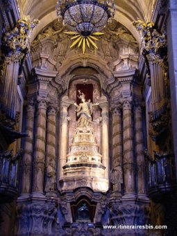L'intérieur de l'église de Clérico à Porto