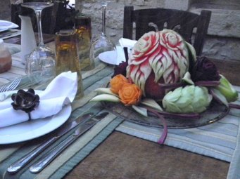 Le Restaurant Pigadi à Rethymno fruits et légumes décorés