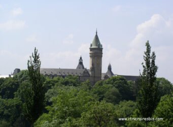 La tour, véritable symbole de la ville de Luxembourg